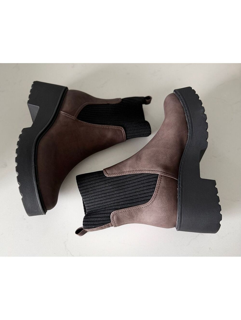 DV Dolce Vita Dark Brown Zepplin Lug Sole Chelsea Booties Women Size 7.5